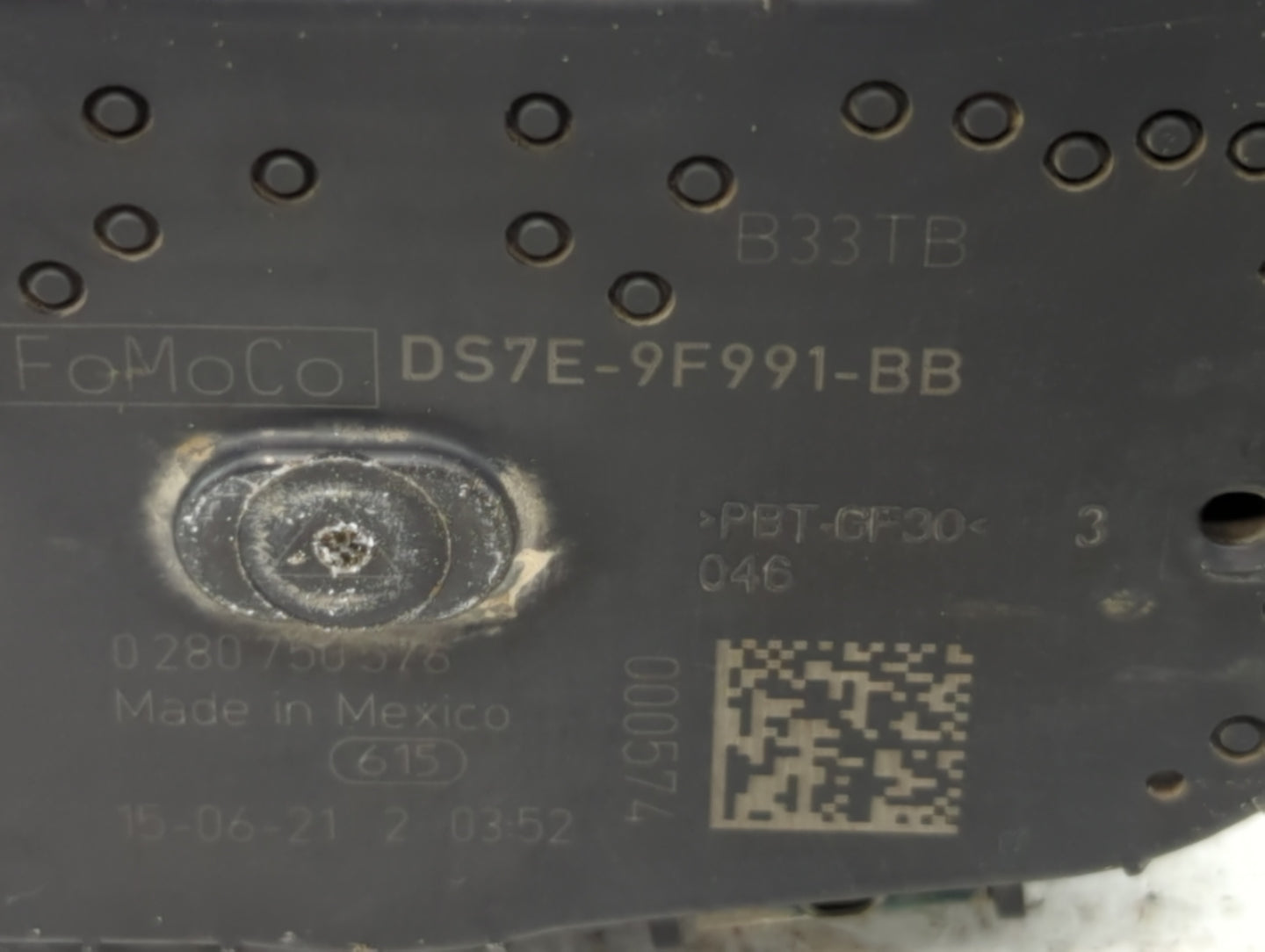 2014-2018 Ford Focus Throttle Body P/N:DS7E-9F991-BB Fits Fits 2014 2015 2016 2017 2018 2019 2020 2021 2022 OEM Used Auto Pa