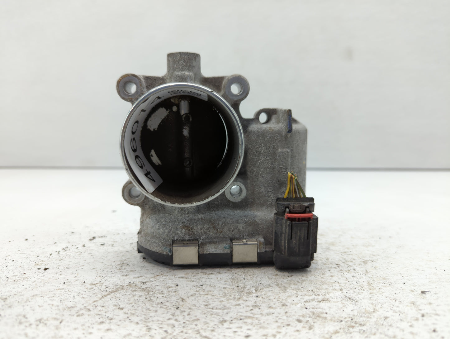 2014-2018 Ford Focus Throttle Body P/N:DS7E-9F991-BB Fits Fits 2014 2015 2016 2017 2018 2019 2020 2021 2022 OEM Used Auto Pa