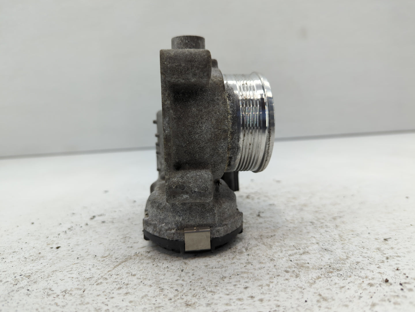 2014-2018 Ford Focus Throttle Body P/N:DS7E-9F991-BB Fits Fits 2014 2015 2016 2017 2018 2019 2020 2021 2022 OEM Used Auto Pa