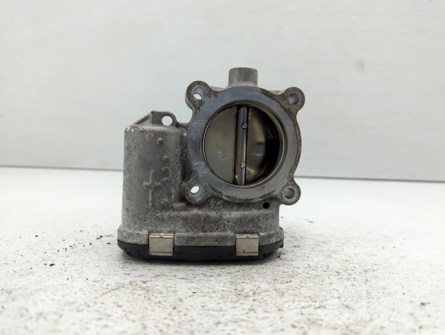 2014-2018 Ford Focus Throttle Body P/N:DS7E-9F991-BB Fits Fits 2014 2015 2016 2017 2018 2019 2020 2021 2022 OEM Used Auto Pa