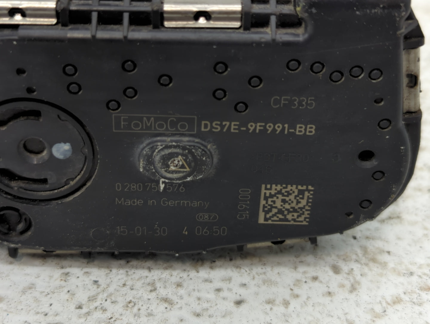 2014-2018 Ford Focus Throttle Body P/N:DS7E-9F991-BB Fits Fits 2014 2015 2016 2017 2018 2019 2020 2021 2022 OEM Used Auto Pa