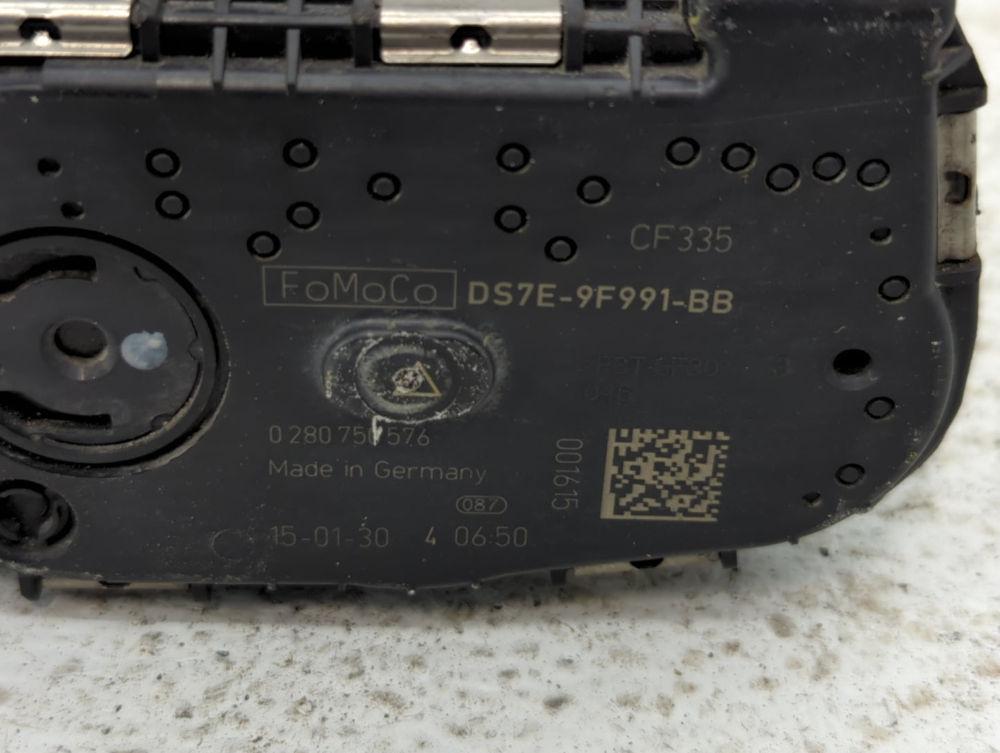 2014-2018 Ford Focus Throttle Body P/N:DS7E-9F991-BB Fits Fits 2014 2015 2016 2017 2018 2019 2020 2021 2022 OEM Used Auto Pa