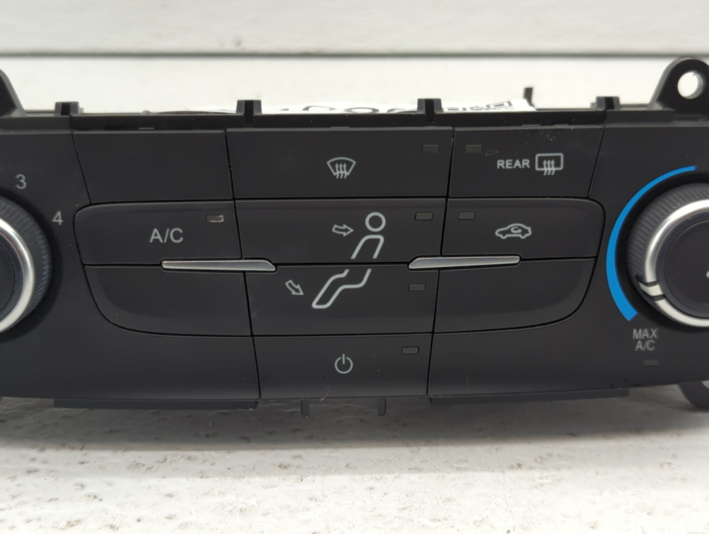 2015-2018 Ford Focus Climate Control Module Temperature AC/Heater Replacement P/N:F1ET-19980-EF F1ET-19980-JJ Fits OEM Used 