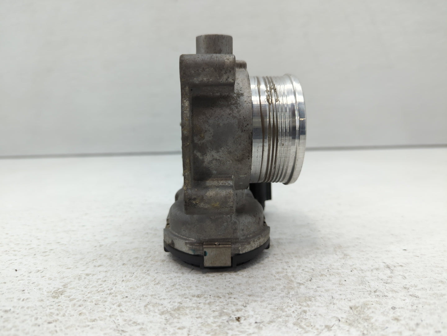 2014-2018 Ford Focus Throttle Body P/N:DS7E-9F991-BB Fits Fits 2014 2015 2016 2017 2018 2019 2020 2021 2022 OEM Used Auto Pa