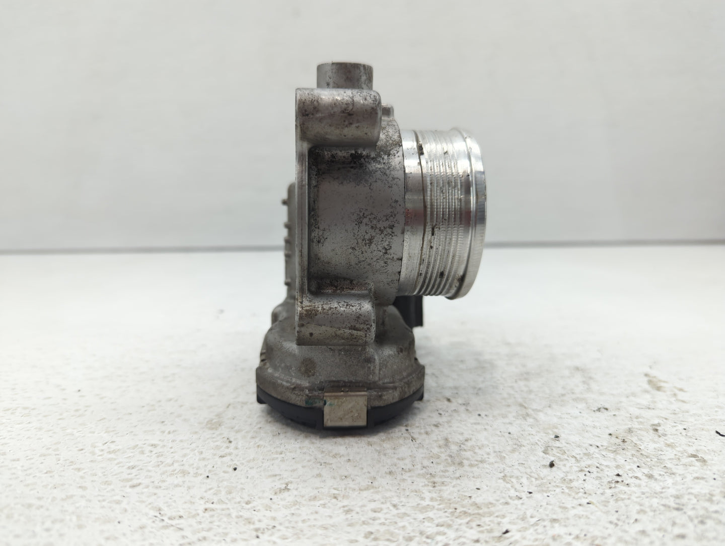 2014-2018 Ford Focus Throttle Body P/N:DS7E-9F991-BB Fits Fits 2014 2015 2016 2017 2018 2019 2020 2021 2022 OEM Used Auto Pa