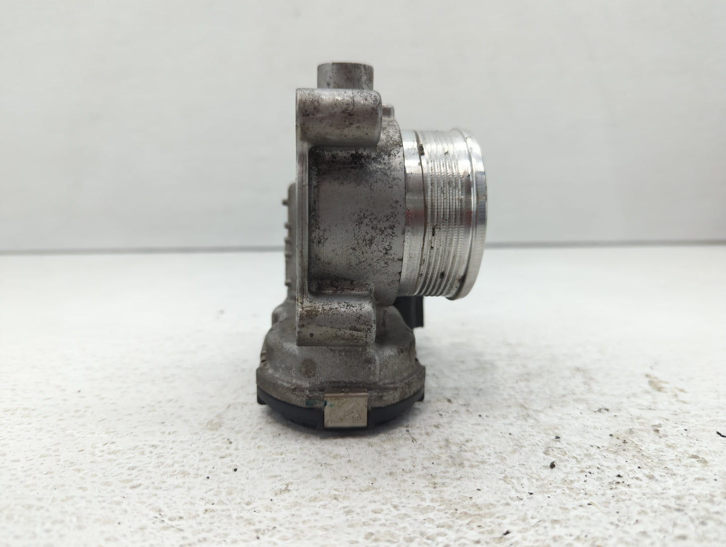 2014-2018 Ford Focus Throttle Body P/N:DS7E-9F991-BB Fits Fits 2014 2015 2016 2017 2018 2019 2020 2021 2022 OEM Used Auto Pa