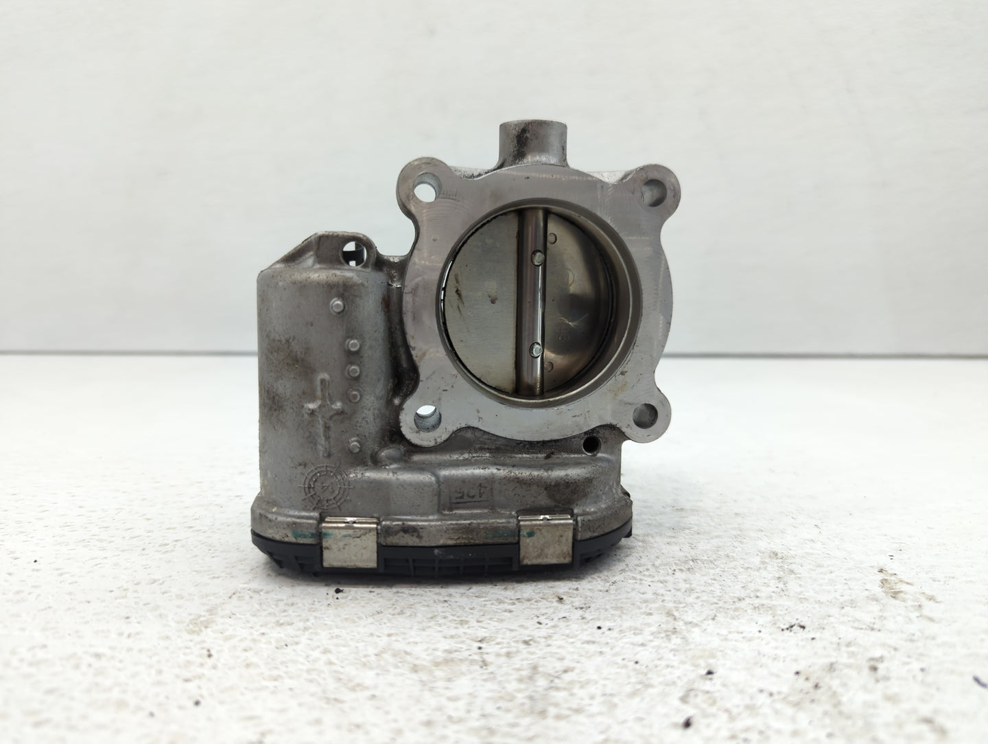 2014-2018 Ford Focus Throttle Body P/N:DS7E-9F991-BB Fits Fits 2014 2015 2016 2017 2018 2019 2020 2021 2022 OEM Used Auto Pa