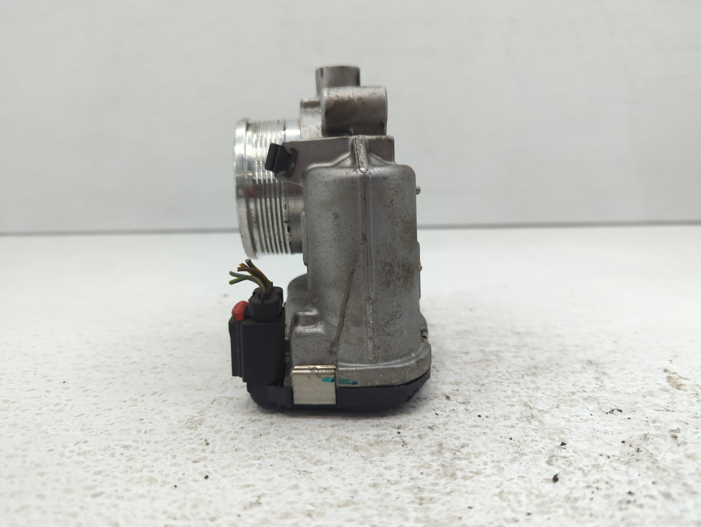 2014-2018 Ford Focus Throttle Body P/N:DS7E-9F991-BB Fits Fits 2014 2015 2016 2017 2018 2019 2020 2021 2022 OEM Used Auto Pa