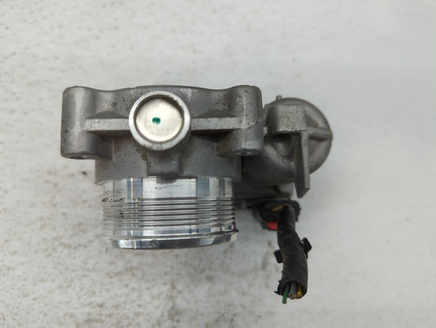 2014-2018 Ford Focus Throttle Body P/N:DS7E-9F991-BB Fits Fits 2014 2015 2016 2017 2018 2019 2020 2021 2022 OEM Used Auto Pa