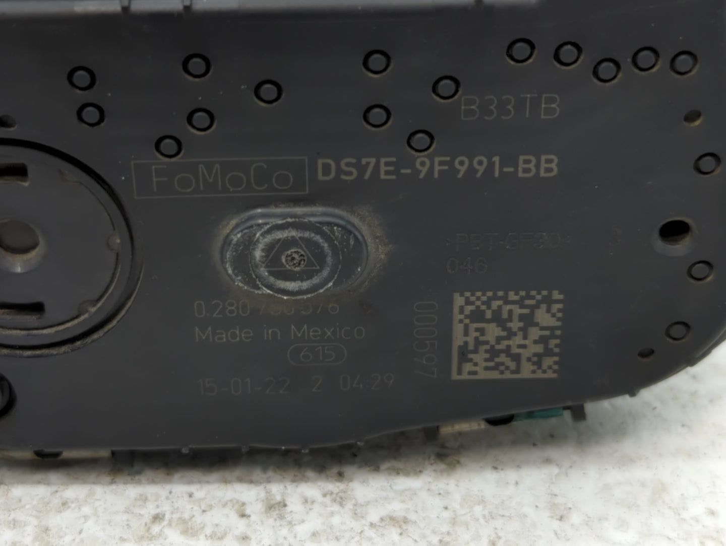 2014-2018 Ford Focus Throttle Body P/N:DS7E-9F991-BB Fits Fits 2014 2015 2016 2017 2018 2019 2020 2021 2022 OEM Used Auto Pa