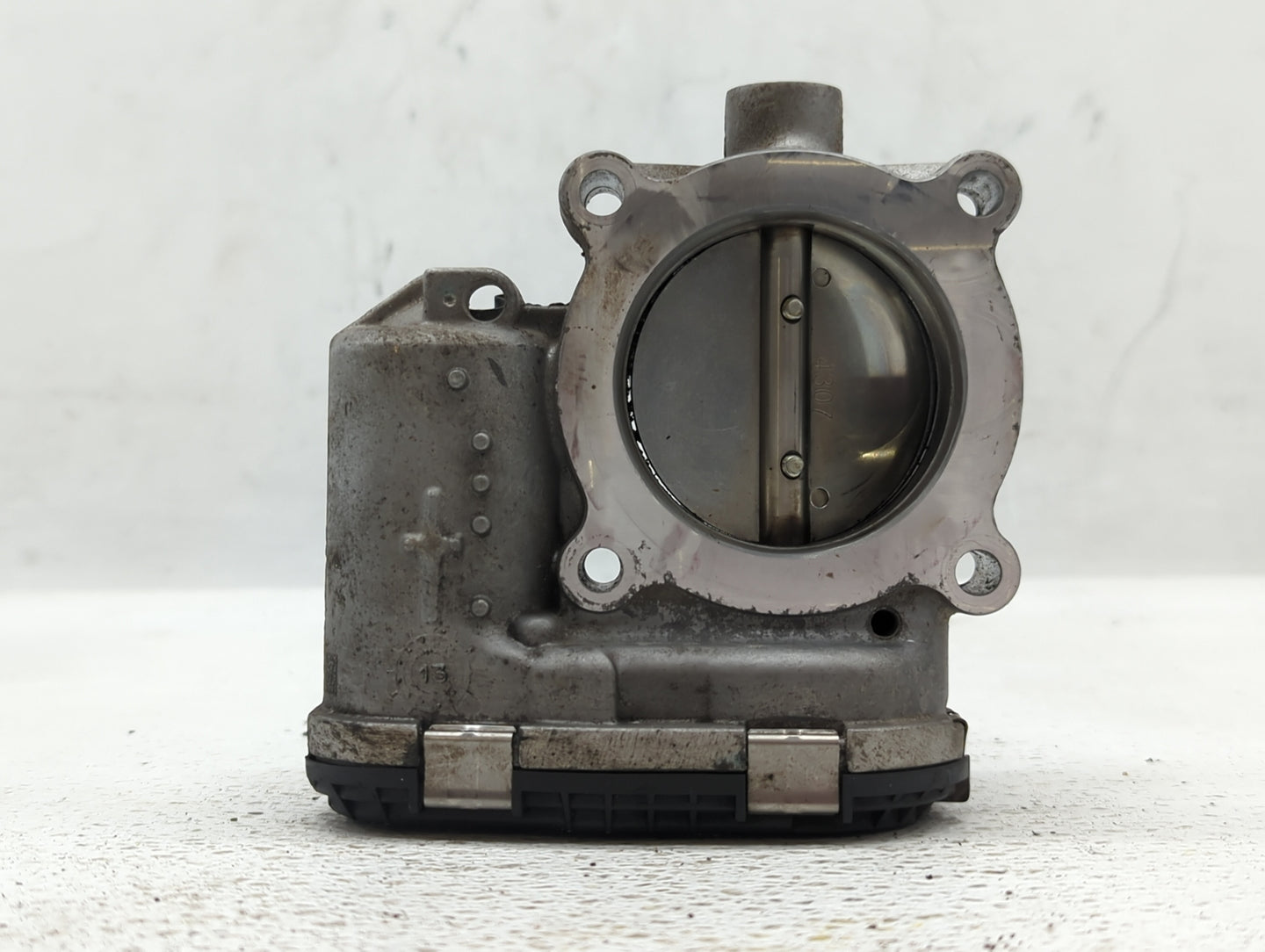 2014-2018 Ford Focus Throttle Body P/N:DS7E-9F991-BB Fits Fits 2014 2015 2016 2017 2018 2019 2020 2021 2022 OEM Used Auto Pa