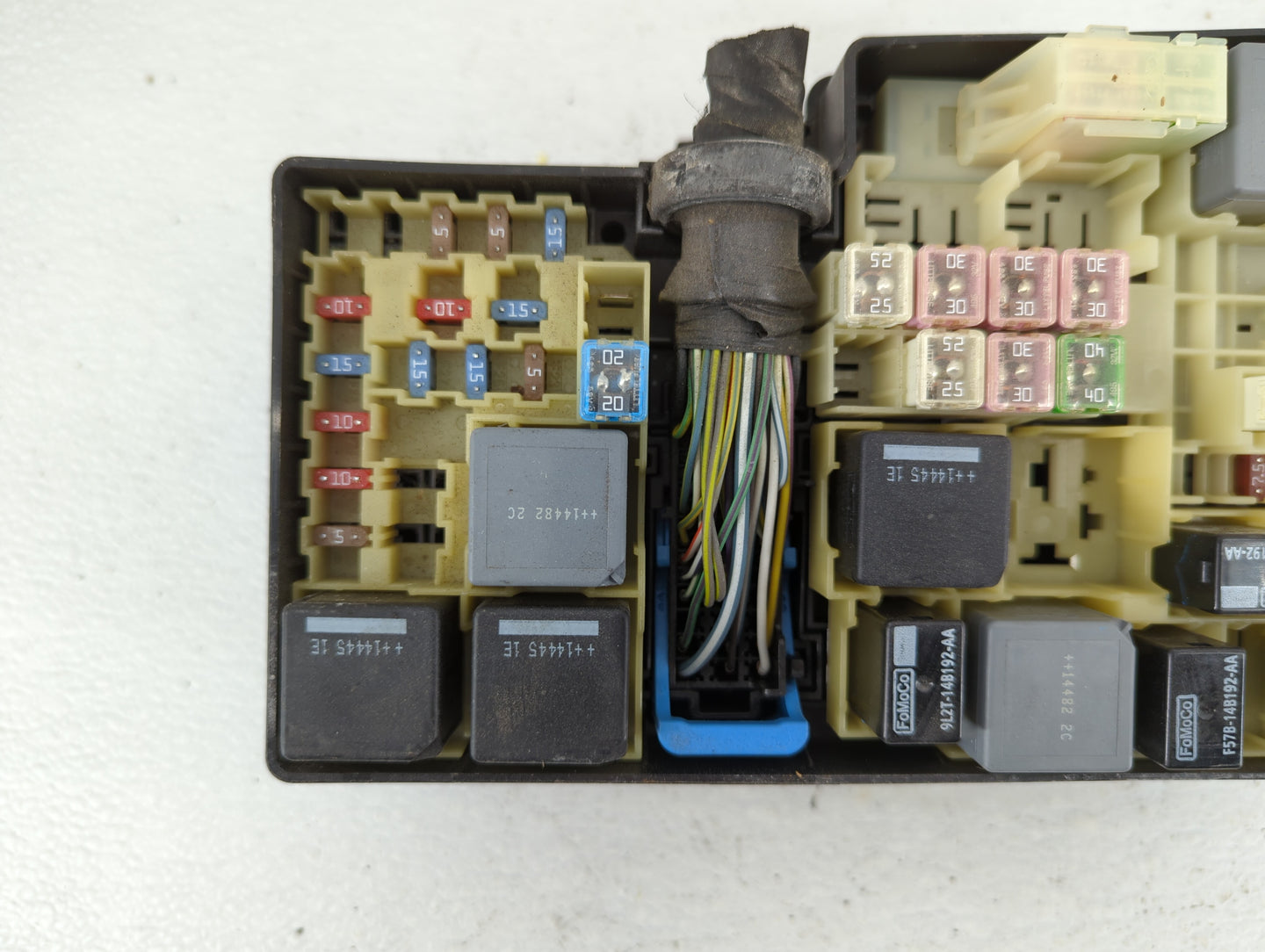 2015 Ford Focus Fusebox Fuse Box Panel Relay Module P/N:AV6T-14A067-AD AV6T-14A142-AB Fits OEM Used Auto Parts - Oemusedauto