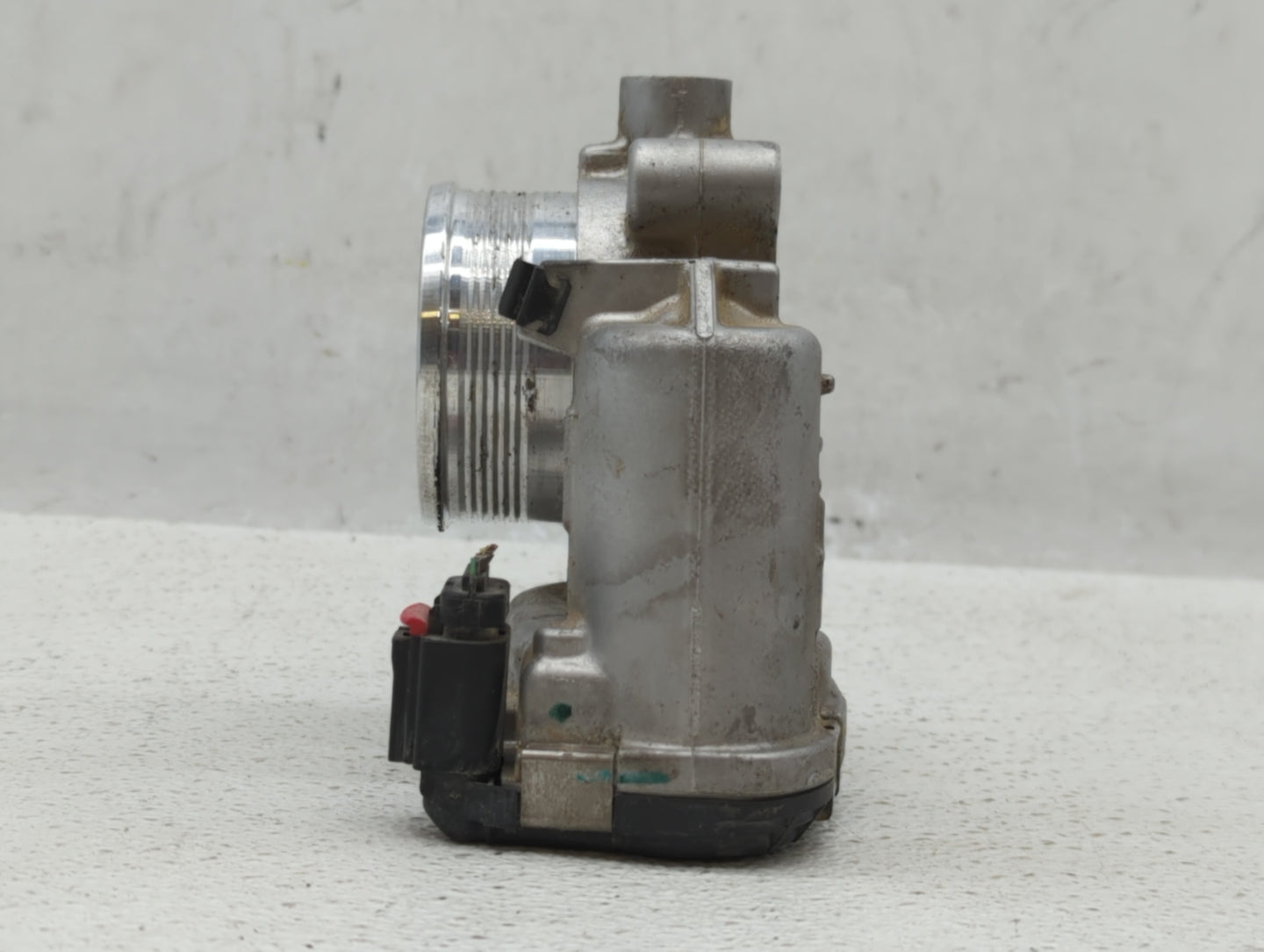 2014-2018 Ford Focus Throttle Body P/N:DS7E-9F991-BB Fits Fits 2014 2015 2016 2017 2018 2019 2020 2021 2022 OEM Used Auto Pa