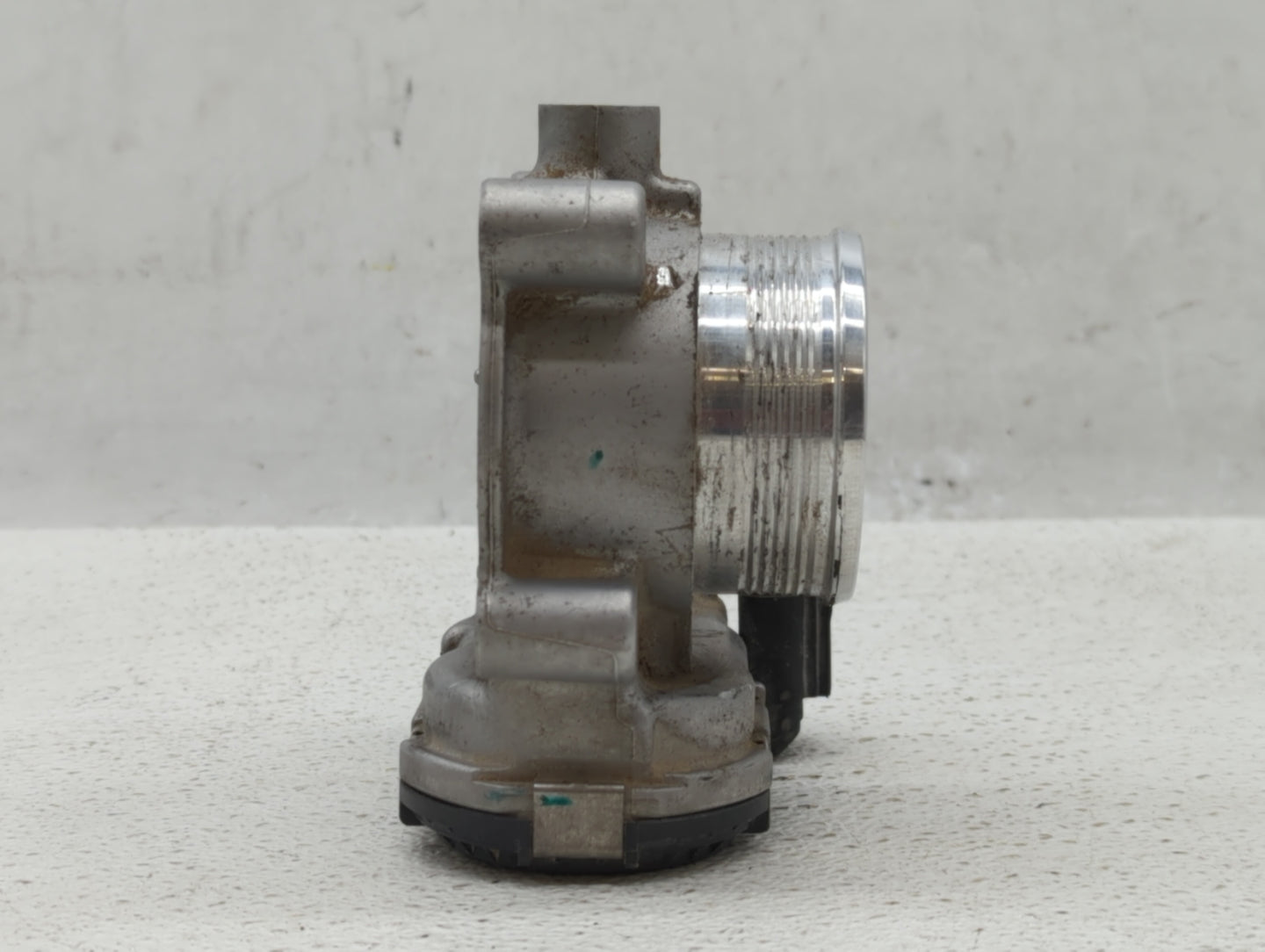 2014-2018 Ford Focus Throttle Body P/N:DS7E-9F991-BB Fits Fits 2014 2015 2016 2017 2018 2019 2020 2021 2022 OEM Used Auto Pa