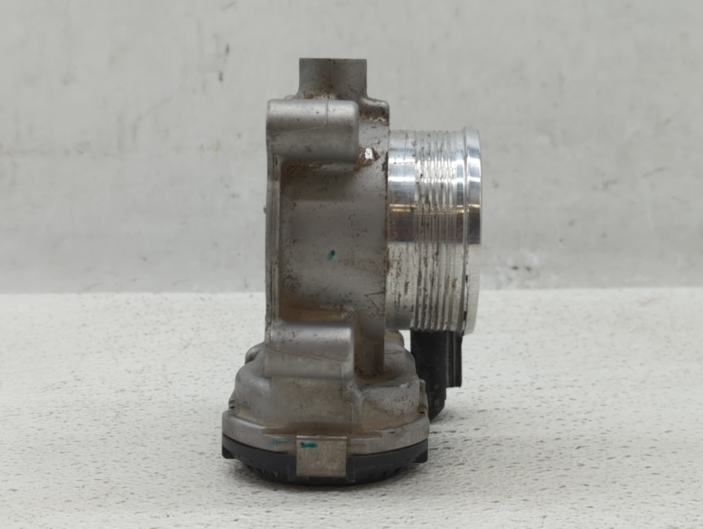 2014-2018 Ford Focus Throttle Body P/N:DS7E-9F991-BB Fits Fits 2014 2015 2016 2017 2018 2019 2020 2021 2022 OEM Used Auto Pa