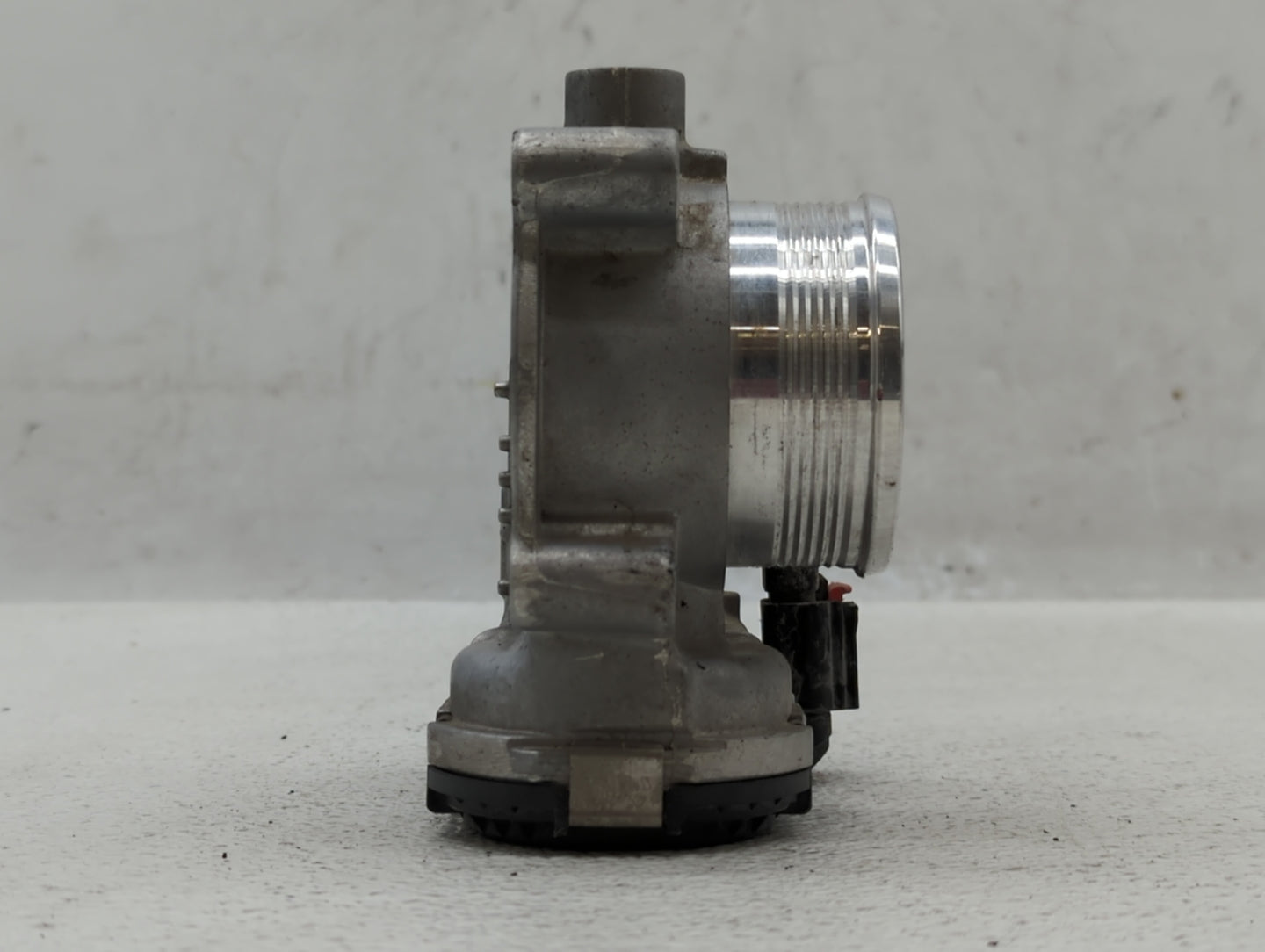 2014-2018 Ford Focus Throttle Body P/N:DS7E-9F9991-BB Fits Fits 2014 2015 2016 2017 2018 2019 2020 2021 2022 OEM Used Auto P