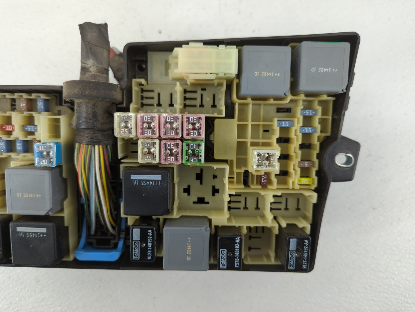 2015 Ford Focus Fusebox Fuse Box Panel Relay Module P/N:AV6T-14A067-AD AV6T-14A142-AB Fits OEM Used Auto Parts - Oemusedauto