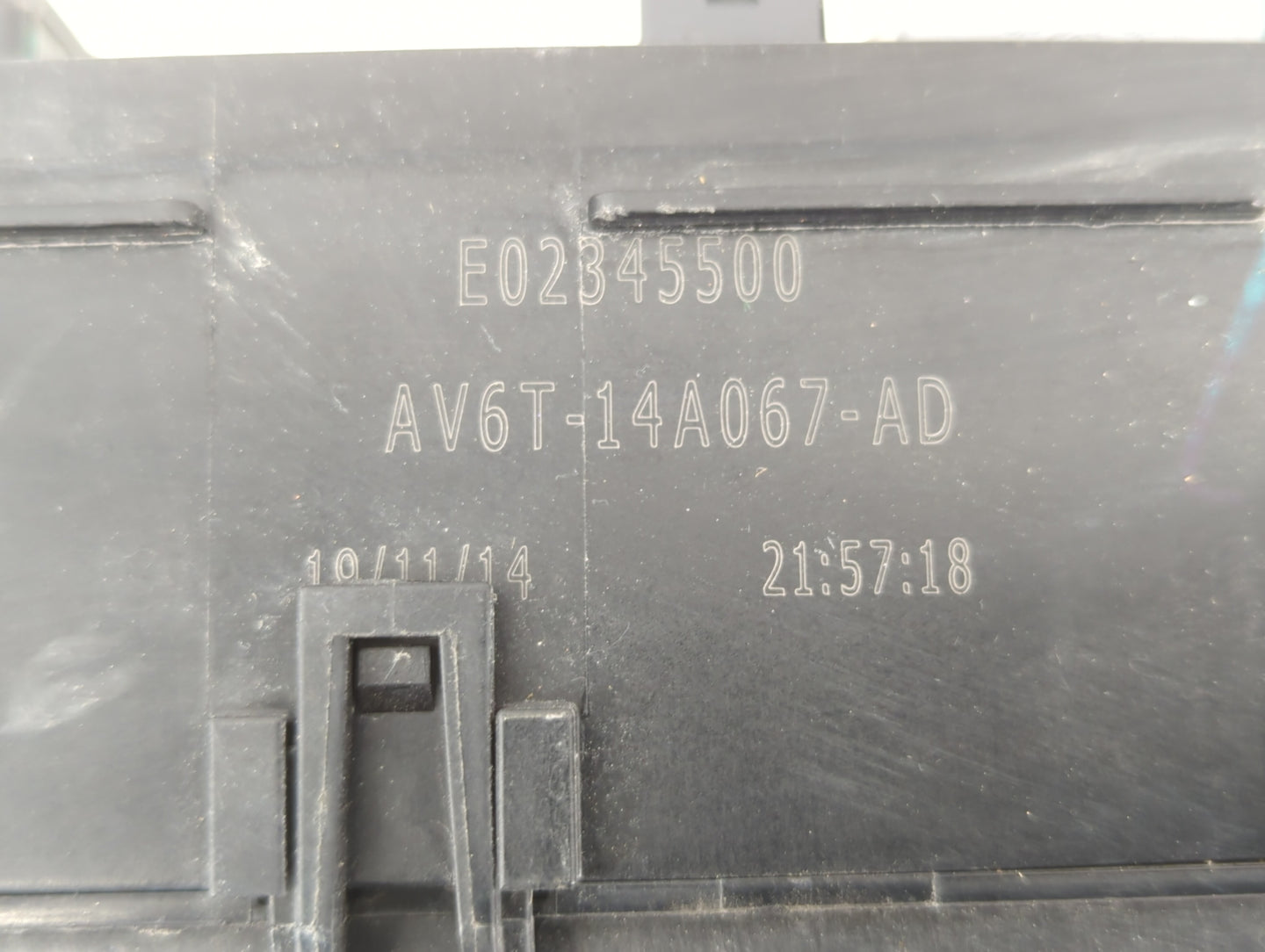 2015 Ford Focus Fusebox Fuse Box Panel Relay Module P/N:AV6T-14A067-AD AV6T-14A142-AB Fits OEM Used Auto Parts - Oemusedauto