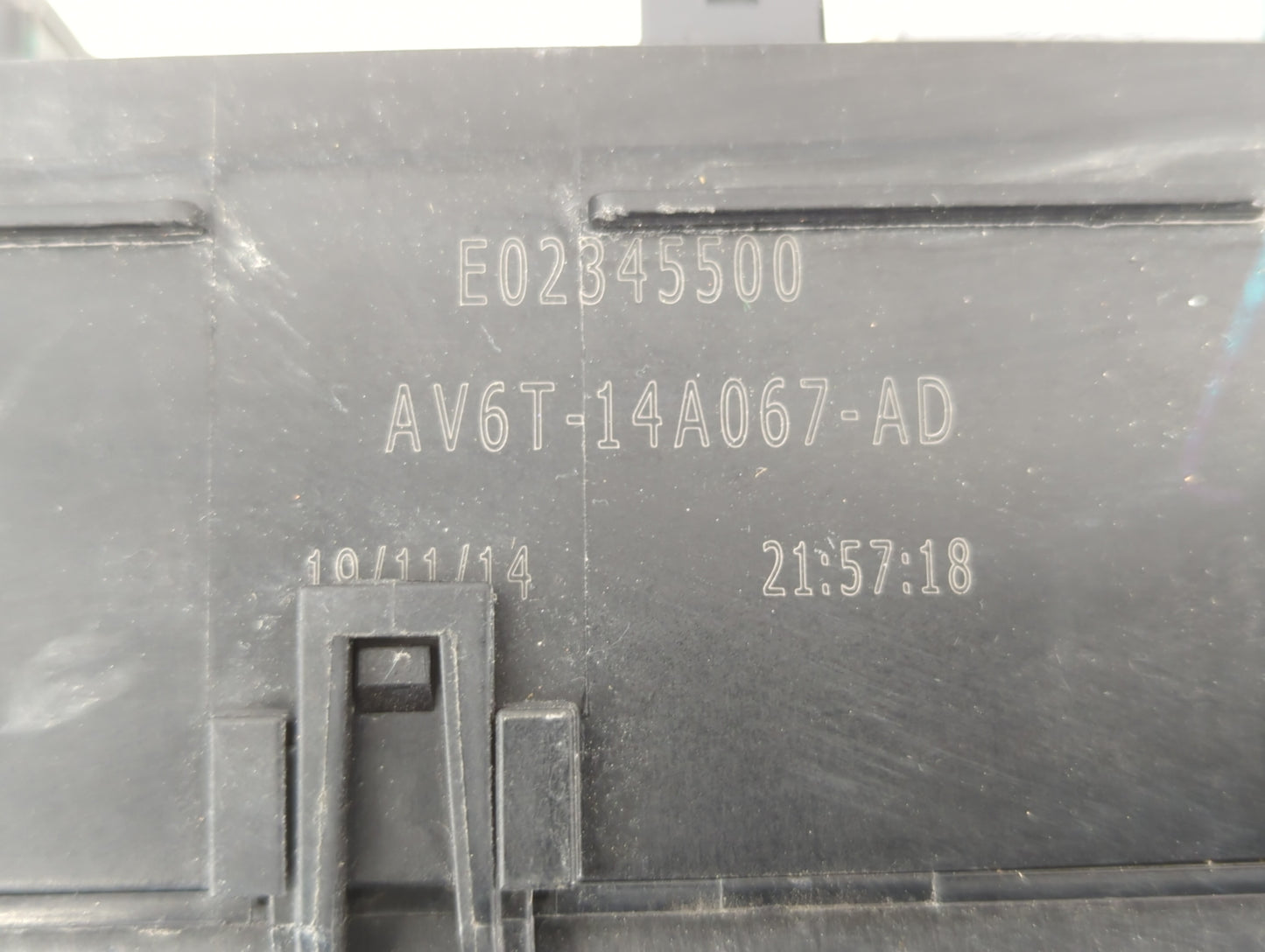 2015 Ford Focus Fusebox Fuse Box Panel Relay Module P/N:AV6T-14A067-AD AV6T-14A142-AB Fits OEM Used Auto Parts - Oemusedauto