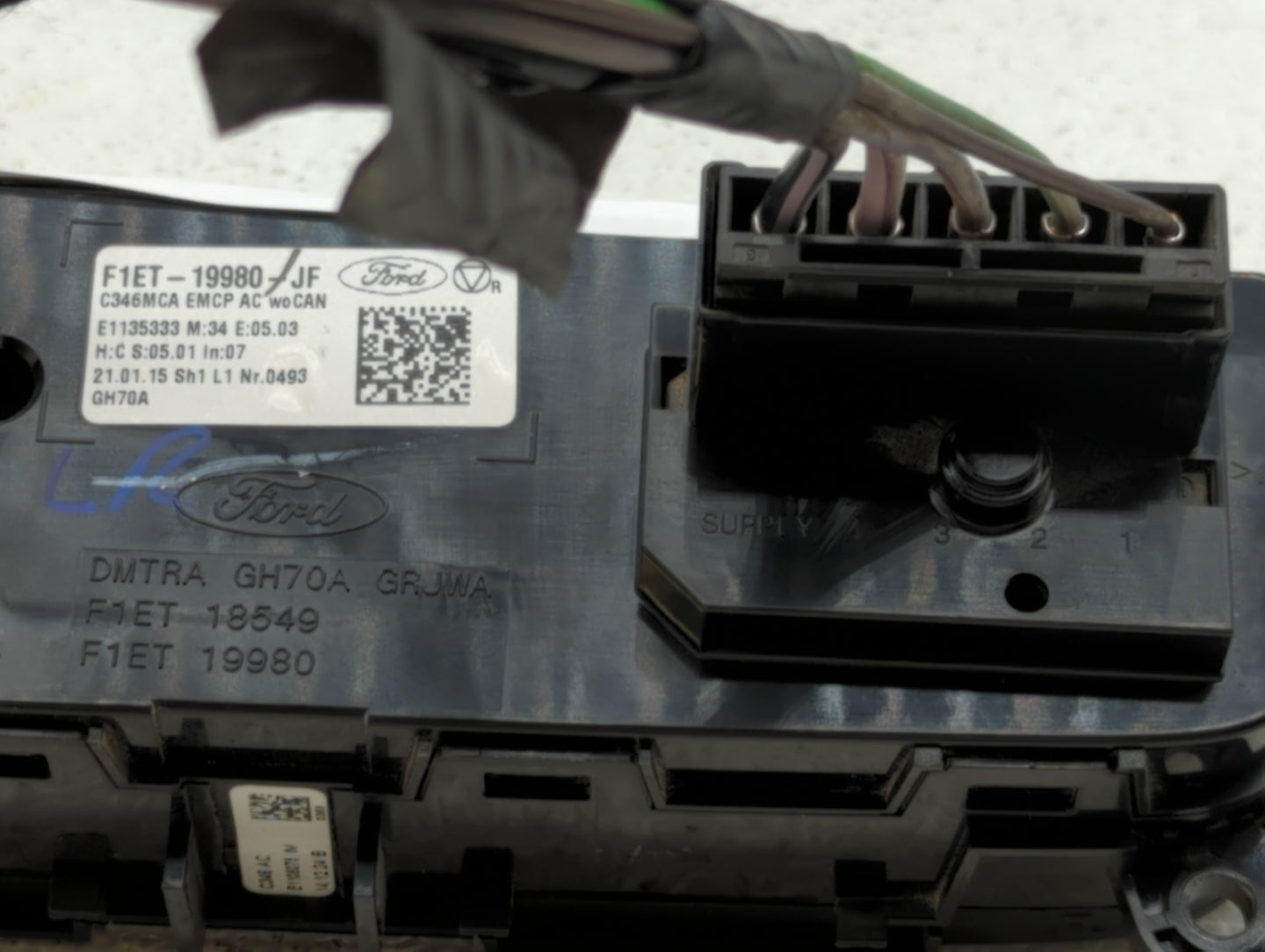 2015-2018 Ford Focus Climate Control Module Temperature AC/Heater Replacement P/N:F1ET-19980-JF F1ET-19980-JE Fits OEM Used 