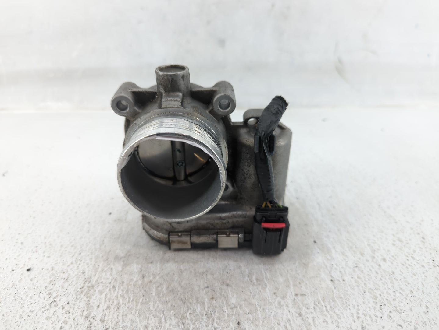 2014-2018 Ford Focus Throttle Body P/N:DS7E-9F991-BB Fits Fits 2014 2015 2016 2017 2018 2019 2020 2021 2022 OEM Used Auto Pa