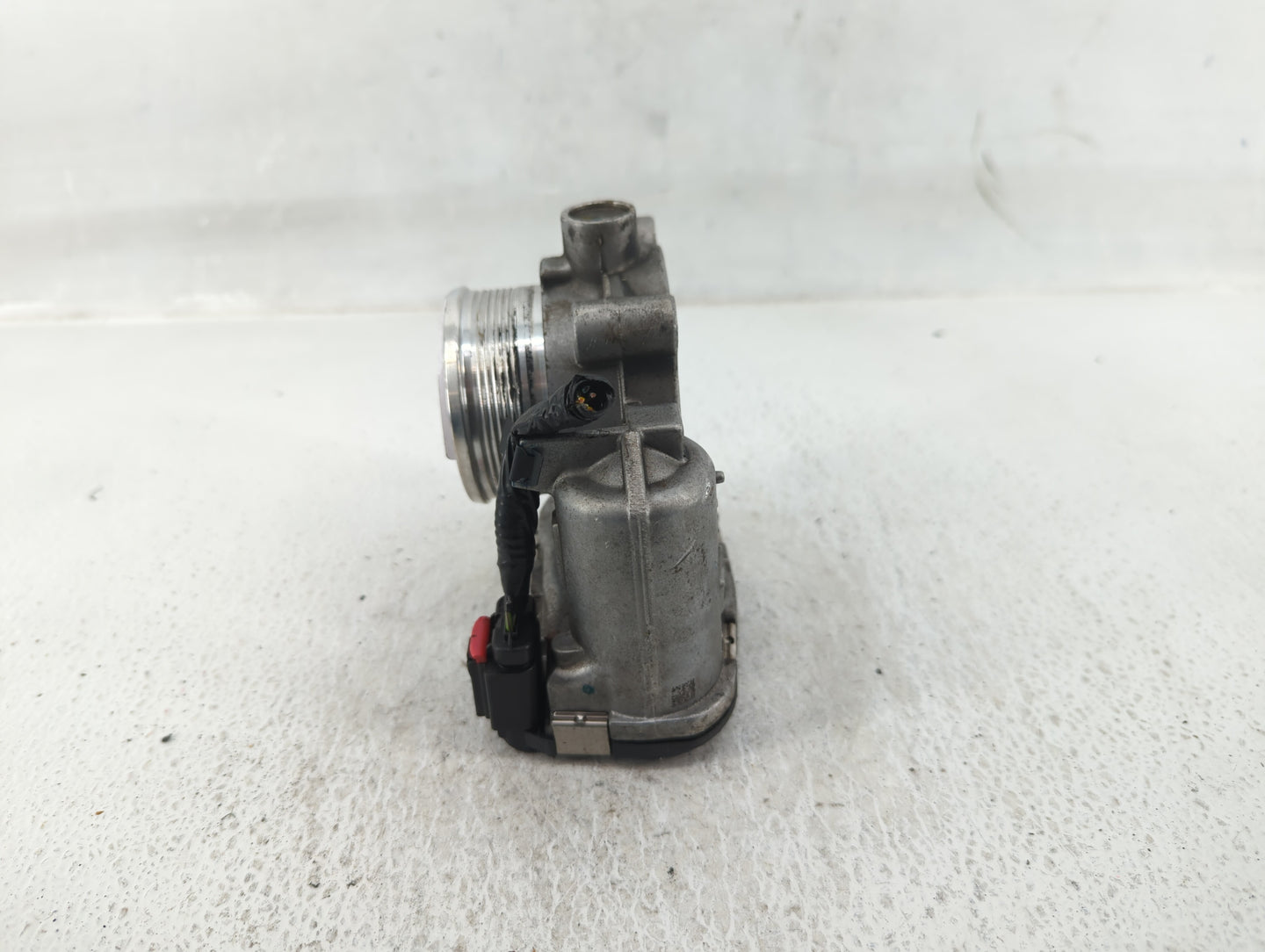 2014-2018 Ford Focus Throttle Body P/N:DS7E-9F991-BB Fits Fits 2014 2015 2016 2017 2018 2019 2020 2021 2022 OEM Used Auto Pa