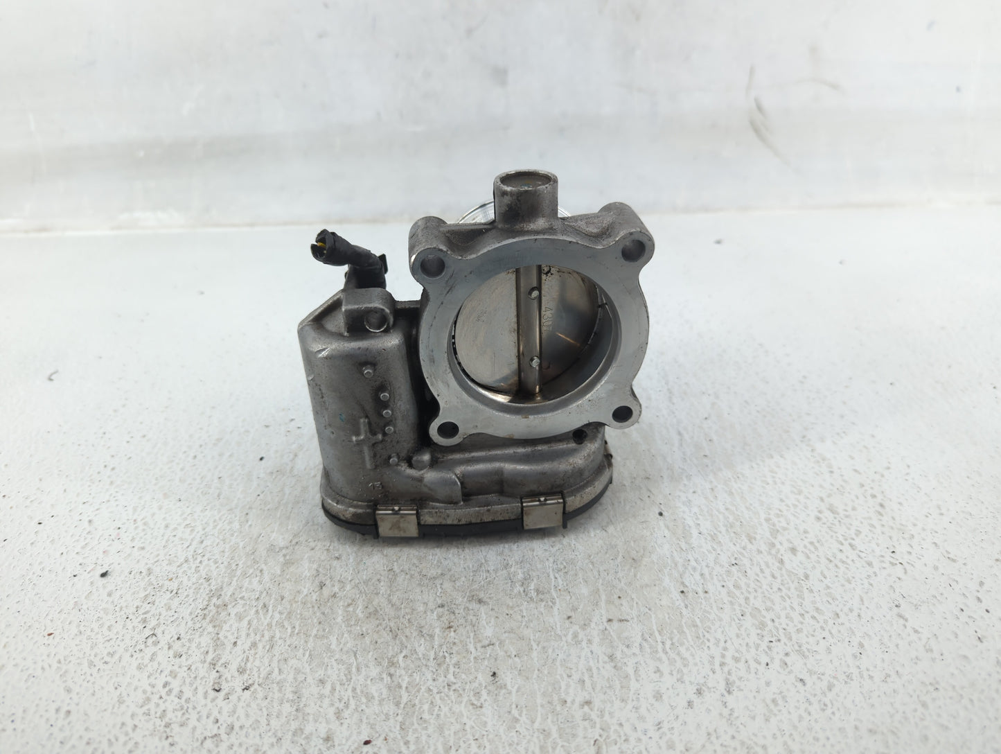 2014-2018 Ford Focus Throttle Body P/N:DS7E-9F991-BB Fits Fits 2014 2015 2016 2017 2018 2019 2020 2021 2022 OEM Used Auto Pa