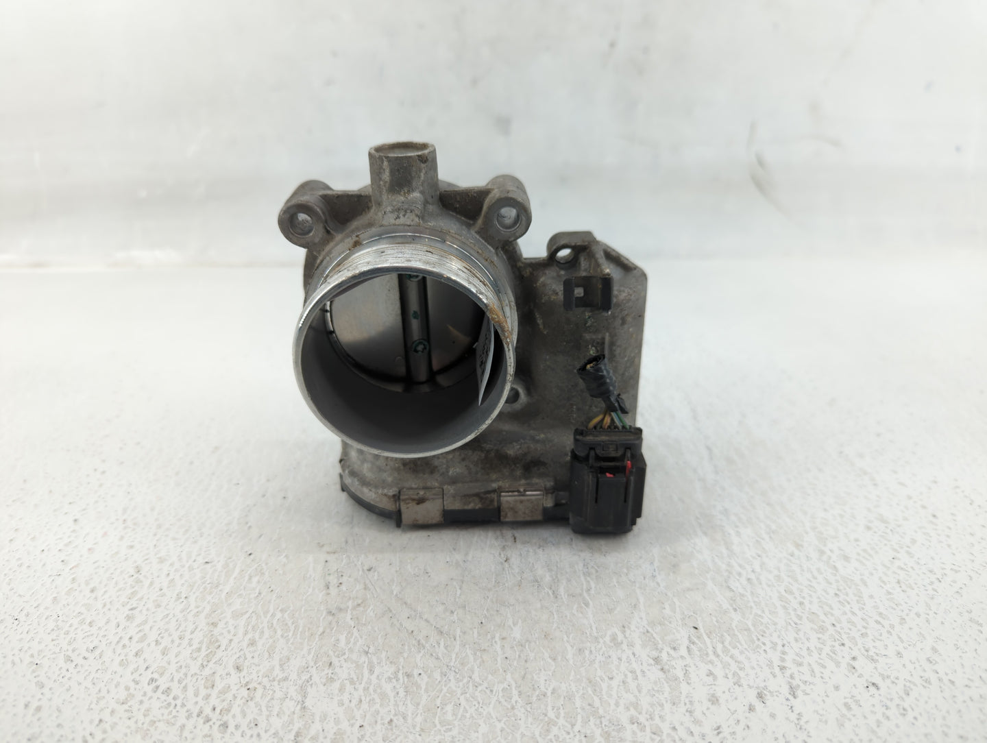 2014-2018 Ford Focus Throttle Body P/N:DS7E-9F991-BB Fits Fits 2014 2015 2016 2017 2018 2019 2020 2021 2022 OEM Used Auto Pa