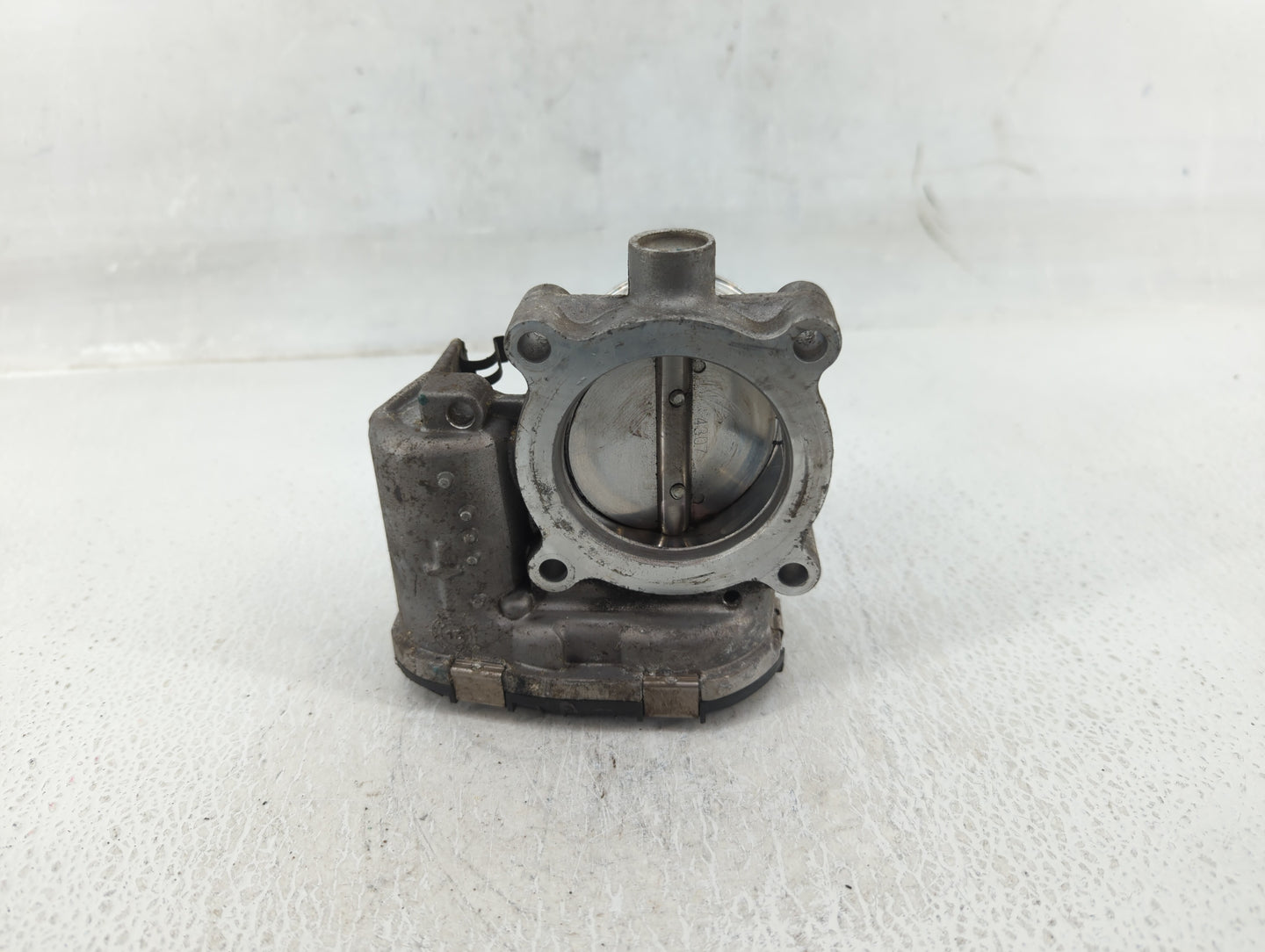 2014-2018 Ford Focus Throttle Body P/N:DS7E-9F991-BB Fits Fits 2014 2015 2016 2017 2018 2019 2020 2021 2022 OEM Used Auto Pa
