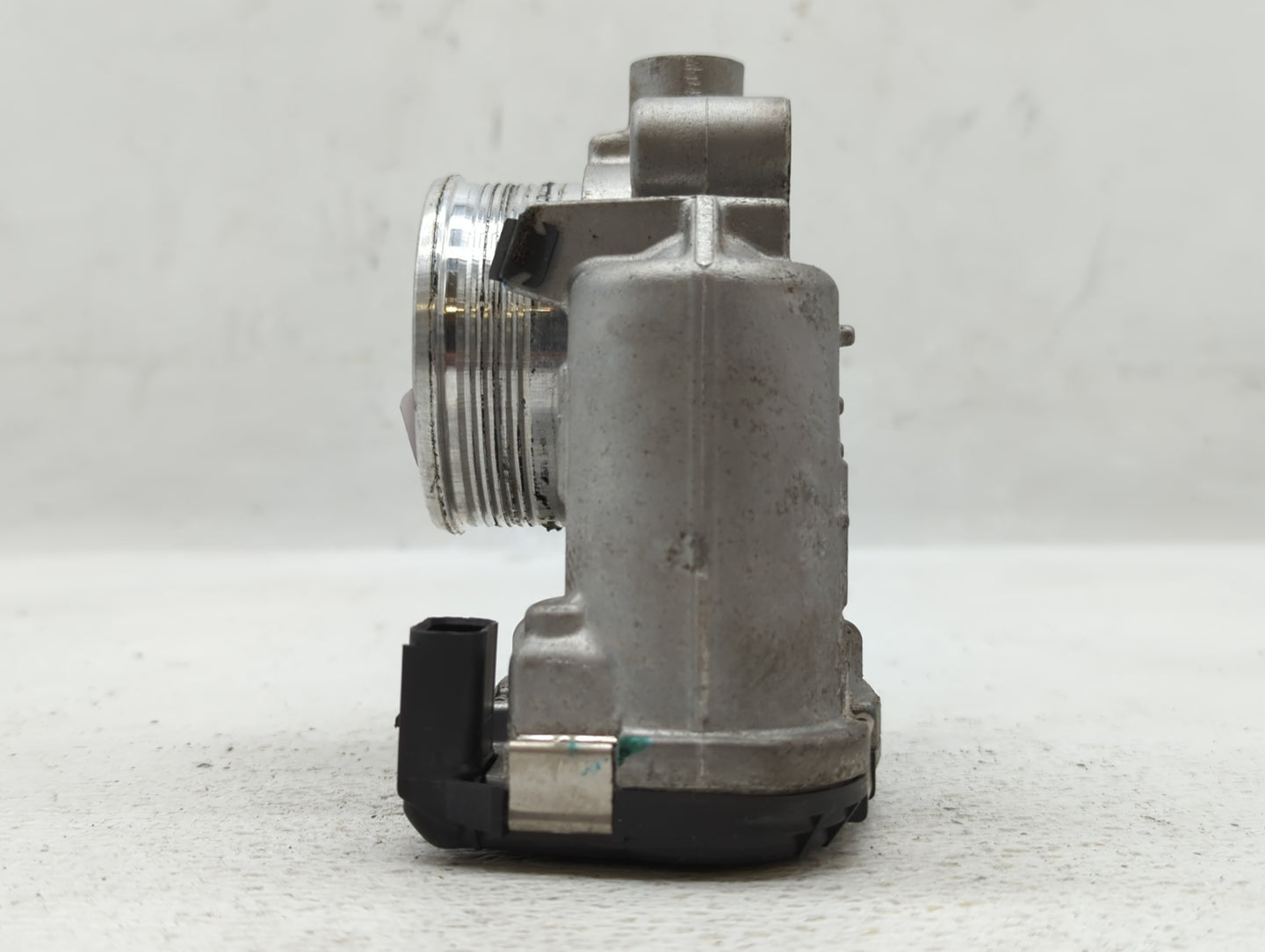 2014-2018 Ford Focus Throttle Body P/N:DS7E-9F991-BB Fits Fits 2014 2015 2016 2017 2018 2019 2020 2021 2022 OEM Used Auto Pa