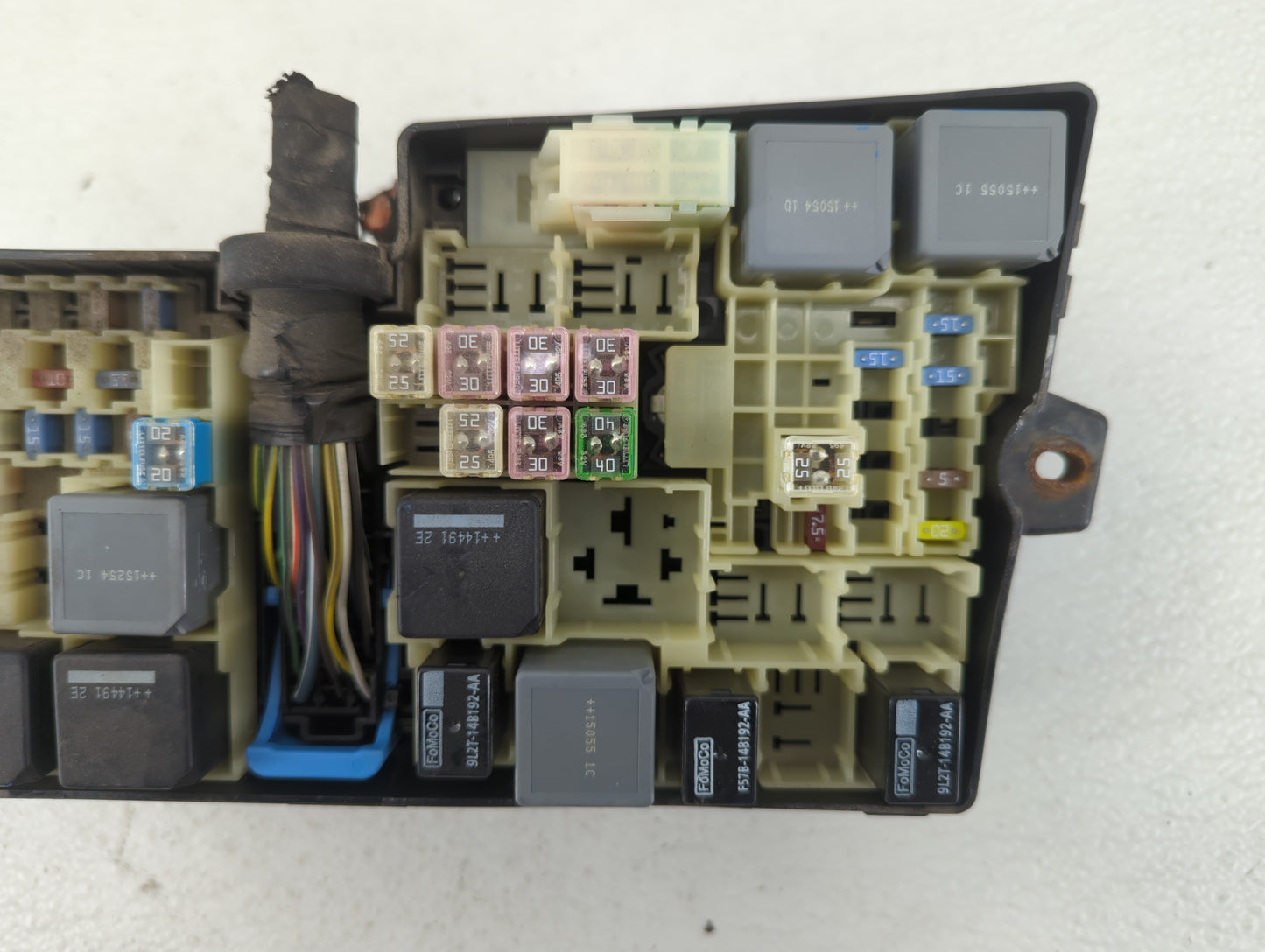 2015 Ford Focus Fusebox Fuse Box Panel Relay Module P/N:AV6T-14A067-AD Fits OEM Used Auto Parts - Oemusedautoparts1.com