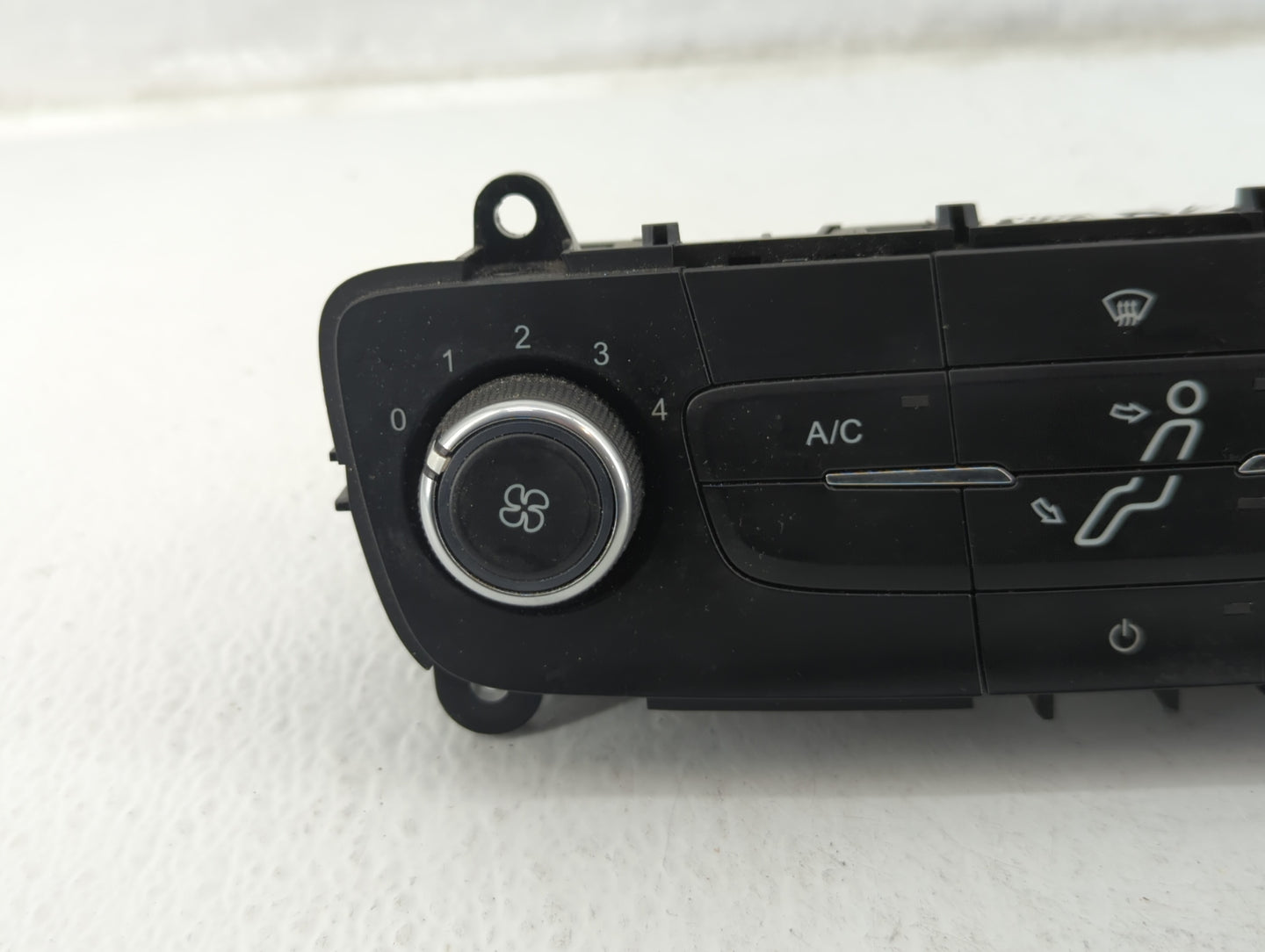 2015-2018 Ford Focus Climate Control Module Temperature AC/Heater Replacement P/N:F1ET-19980-JE Fits Fits 2015 2016 2017 201
