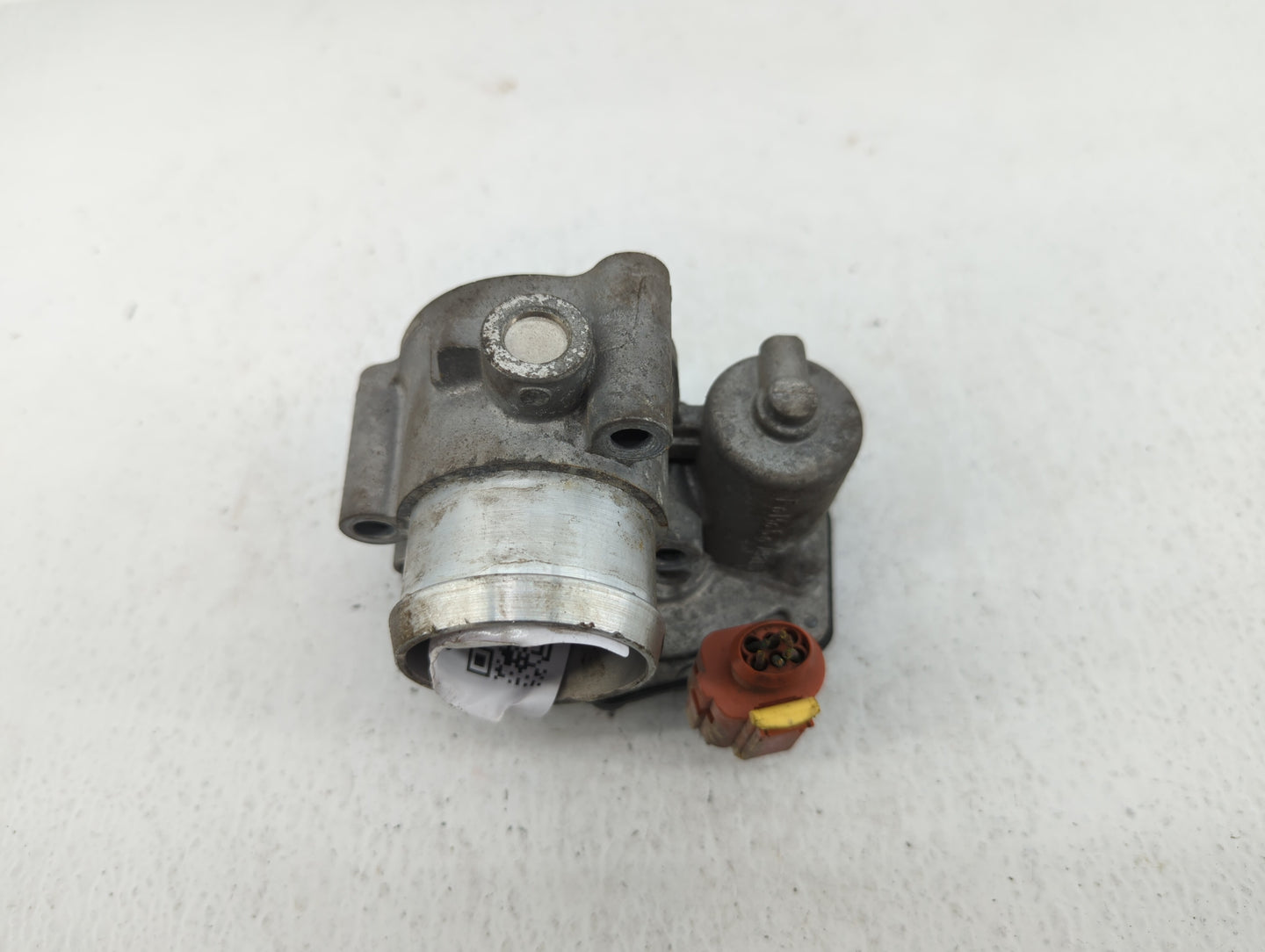 2015-2018 Ford Focus Throttle Body P/N:B14 490 0525 Fits Fits 2014 2015 2016 2017 2018 OEM Used Auto Parts - Oemusedautopart