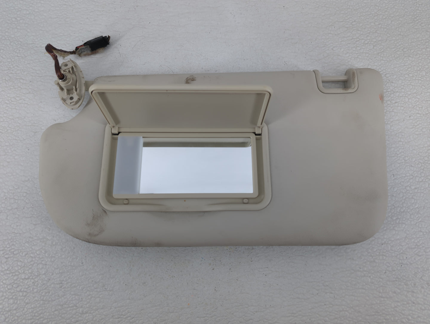 2013-2018 Ford Focus Sun Visor Shade Replacement Driver Left Mirror Fits Fits 2013 2014 2015 2016 2017 2018 OEM Used Auto Pa
