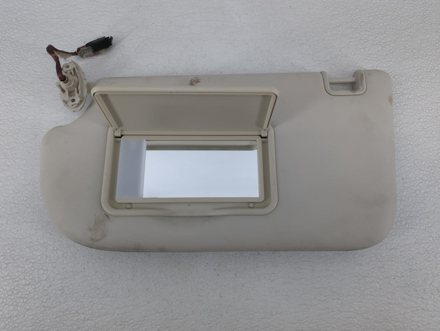 2013-2018 Ford Focus Sun Visor Shade Replacement Driver Left Mirror Fits Fits 2013 2014 2015 2016 2017 2018 OEM Used Auto Pa
