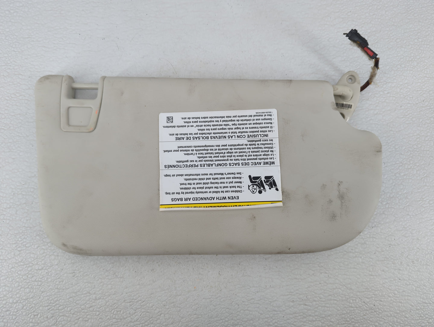 2013-2018 Ford Focus Sun Visor Shade Replacement Driver Left Mirror Fits Fits 2013 2014 2015 2016 2017 2018 OEM Used Auto Pa
