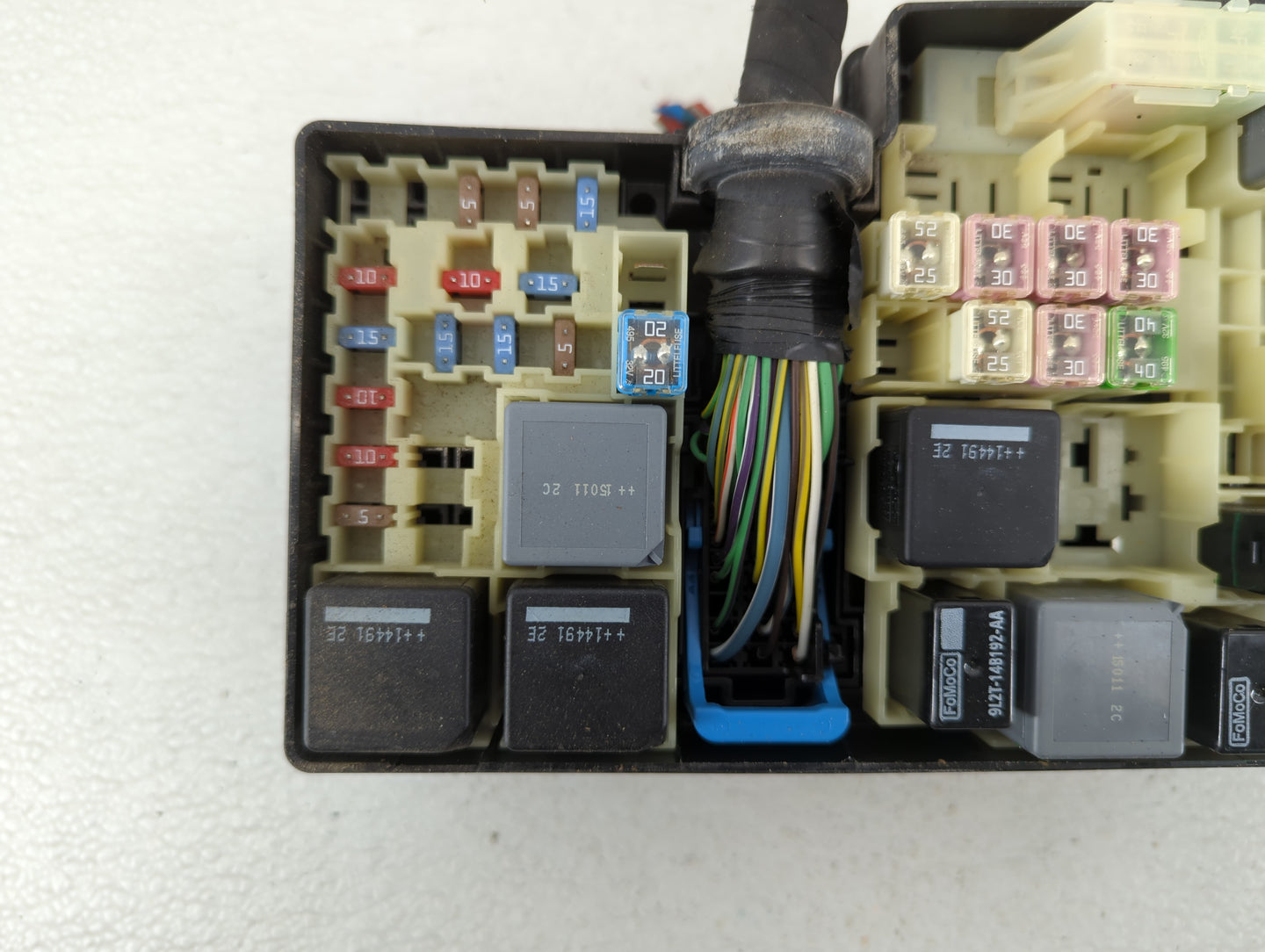 2015 Ford Focus Fusebox Fuse Box Panel Relay Module P/N:AV6T-14A067-AD Fits OEM Used Auto Parts - Oemusedautoparts1.com