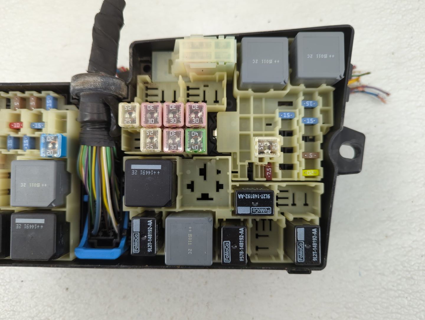 2015 Ford Focus Fusebox Fuse Box Panel Relay Module P/N:AV6T-14A067-AD Fits OEM Used Auto Parts - Oemusedautoparts1.com