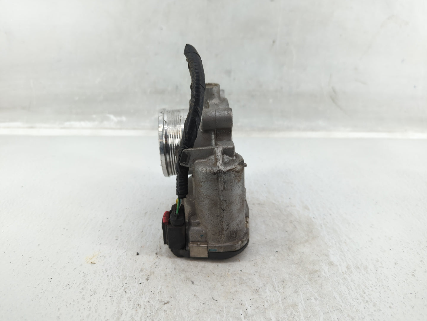 2014-2018 Ford Focus Throttle Body P/N:DS7E-9F991-BB Fits Fits 2014 2015 2016 2017 2018 2019 2020 2021 2022 OEM Used Auto Pa