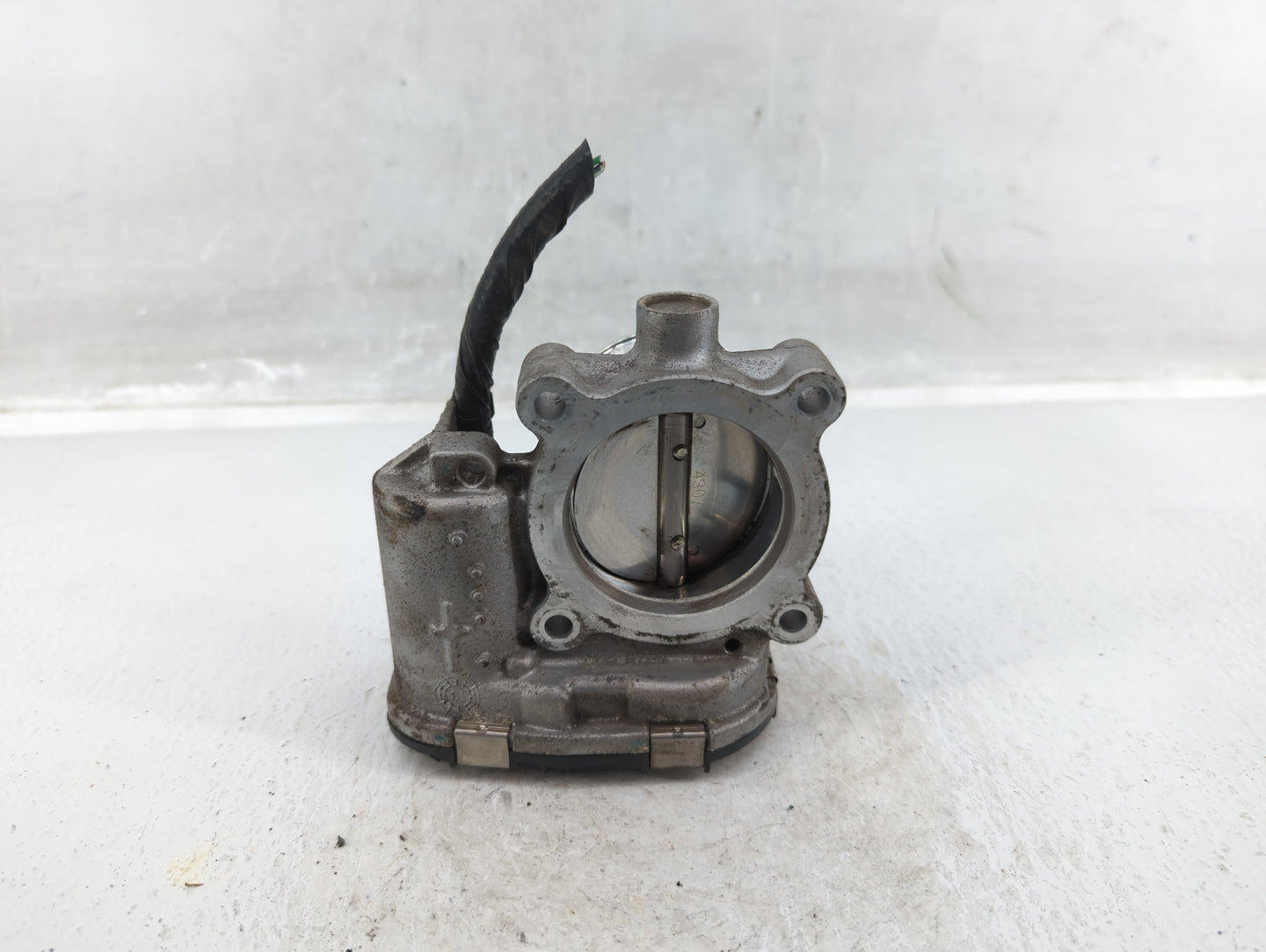2014-2018 Ford Focus Throttle Body P/N:DS7E-9F991-BB Fits Fits 2014 2015 2016 2017 2018 2019 2020 2021 2022 OEM Used Auto Pa