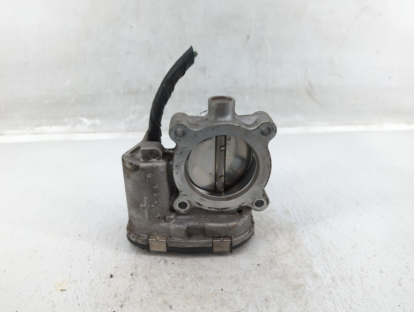 2014-2018 Ford Focus Throttle Body P/N:DS7E-9F991-BB Fits Fits 2014 2015 2016 2017 2018 2019 2020 2021 2022 OEM Used Auto Pa