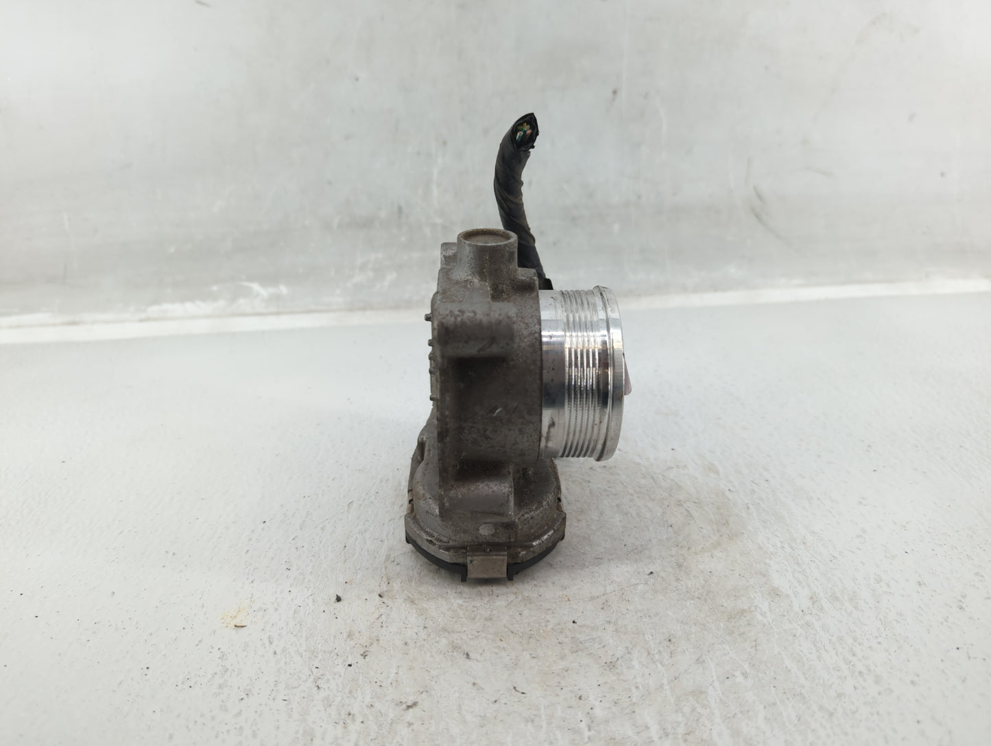 2014-2018 Ford Focus Throttle Body P/N:DS7E-9F991-BB Fits Fits 2014 2015 2016 2017 2018 2019 2020 2021 2022 OEM Used Auto Pa