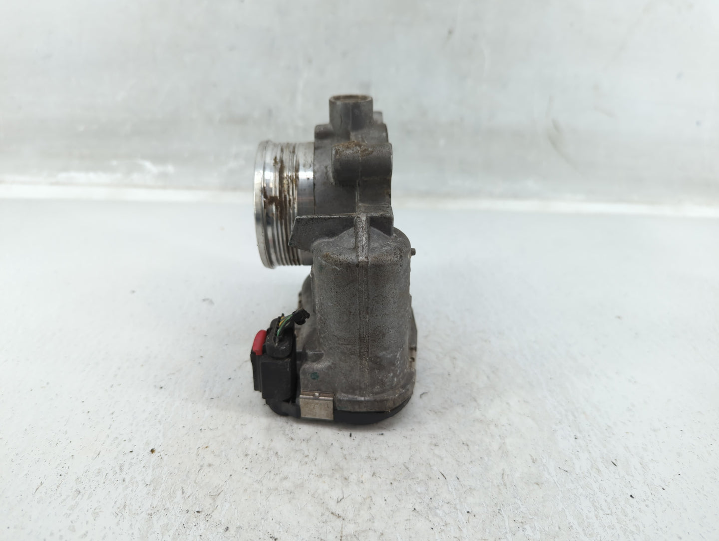 2014-2018 Ford Focus Throttle Body P/N:DS7E-9F991-BB Fits Fits 2014 2015 2016 2017 2018 2019 2020 2021 2022 OEM Used Auto Pa