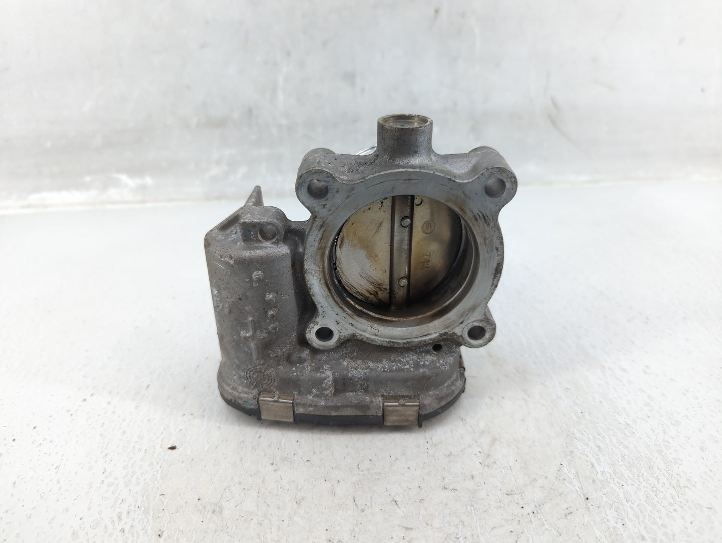 2014-2018 Ford Focus Throttle Body P/N:DS7E-9F991-BB Fits Fits 2014 2015 2016 2017 2018 2019 2020 2021 2022 OEM Used Auto Pa