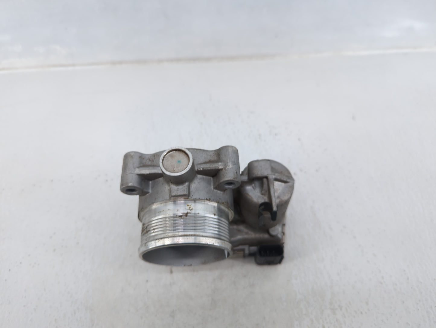 2014-2018 Ford Focus Throttle Body P/N:DS7E-9F991-BB Fits Fits 2014 2015 2016 2017 2018 2019 2020 2021 2022 OEM Used Auto Pa