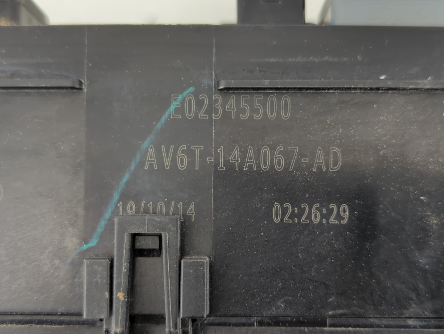 2015 Ford Focus Fusebox Fuse Box Panel Relay Module P/N:E00027328 AV6T-14A142-AB, AV6T-14A067-AD Fits OEM Used Auto Parts - 
