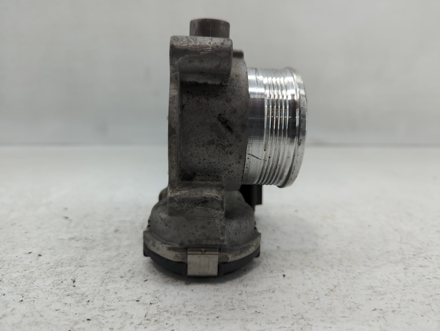 2014-2018 Ford Focus Throttle Body P/N:DS7E -9F991-BB Fits Fits 2014 2015 2016 2017 2018 2019 2020 2021 2022 OEM Used Auto P