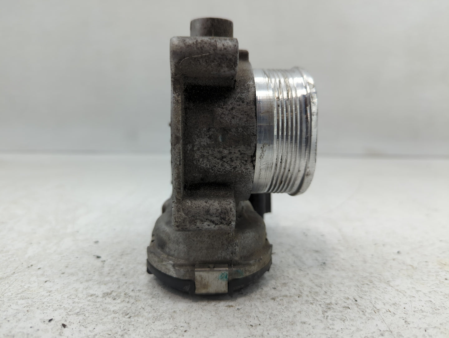 2014-2018 Ford Focus Throttle Body P/N:DS7E -9F991-BB Fits Fits 2014 2015 2016 2017 2018 2019 2020 2021 2022 OEM Used Auto P