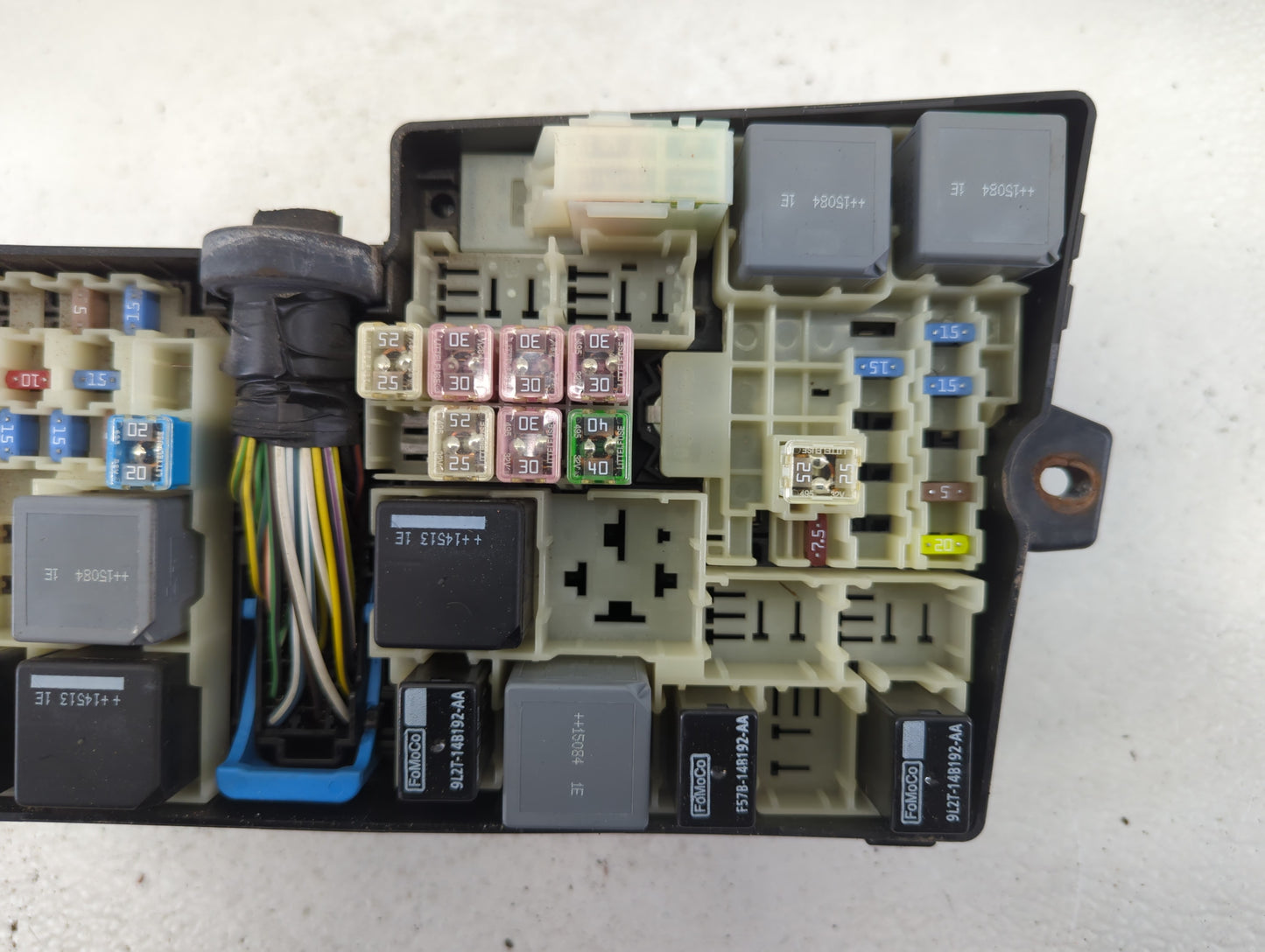 2015 Ford Focus Fusebox Fuse Box Panel Relay Module P/N:AV6T-14A067-AD Fits OEM Used Auto Parts - Oemusedautoparts1.com