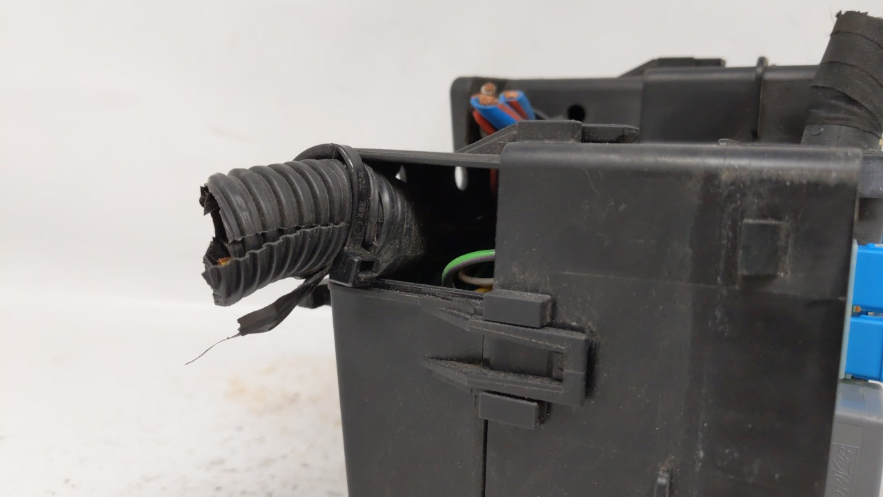 2015 Ford Focus Fusebox Fuse Box Panel Relay Module P/N:AV6T-14A067-AD Fits OEM Used Auto Parts - Oemusedautoparts1.com
